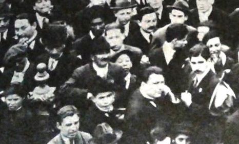 Detalle de uno de los actos obreros – estudiantiles en la Plaza Vélez Sarsfield de Córdoba, agosto de 1918