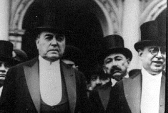 Hipólito Yrigoyen junto a su vicepresidente Enrique Martínez en 1928