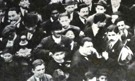 Detalle de uno de los actos obreros – estudiantiles en la Plaza Vélez Sarsfield  de Córdoba, agosto de 1918